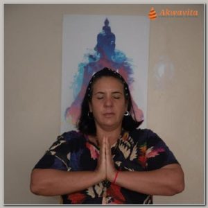Anna Abreu prof yoga